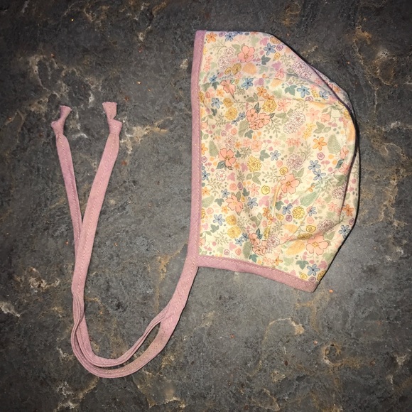 SAA. Sweet as April 0-3months Bonnet